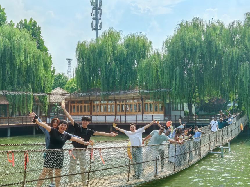 月亮河花海及五河交汇处观景台