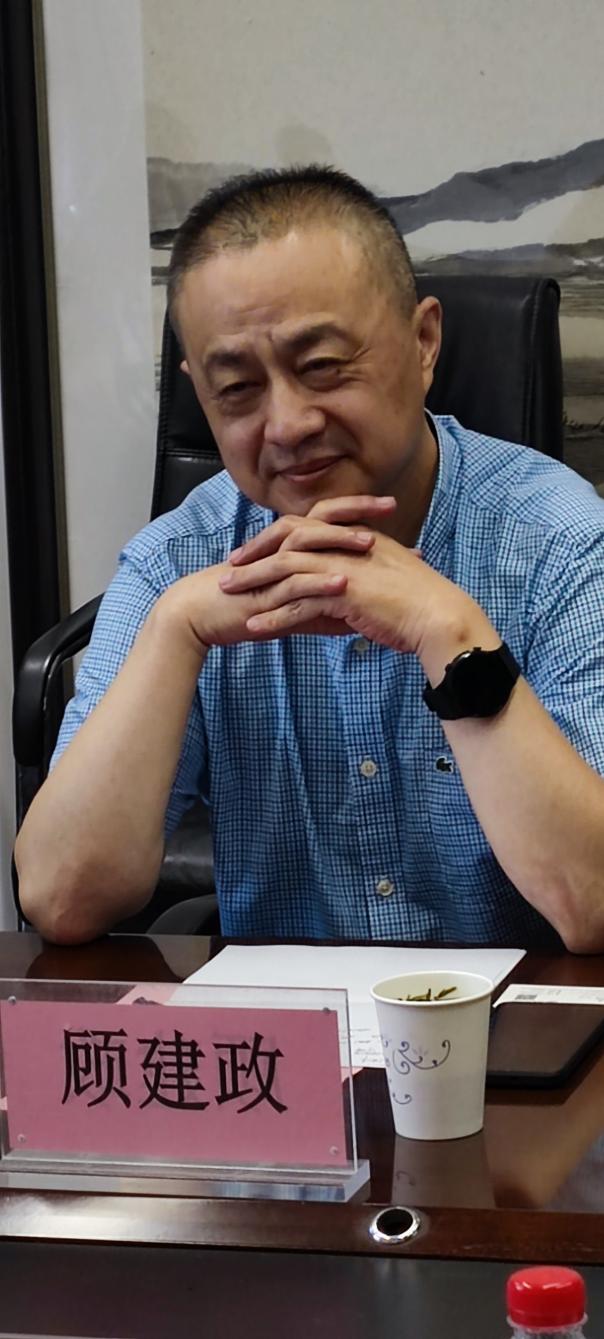 外事处对俄及独联体交流办公室主任梅文